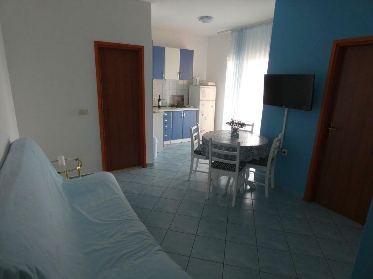 Apartmani Saric Rogoznica Zecevo Bagian luar foto