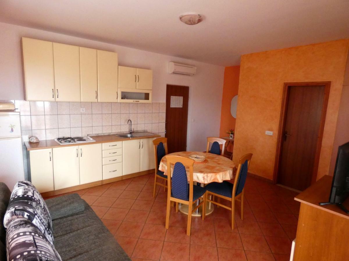 Apartmani Saric Rogoznica Zecevo Bagian luar foto