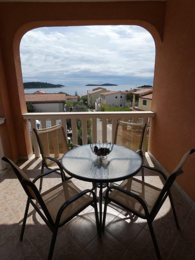 Apartmani Saric Rogoznica Zecevo Bagian luar foto