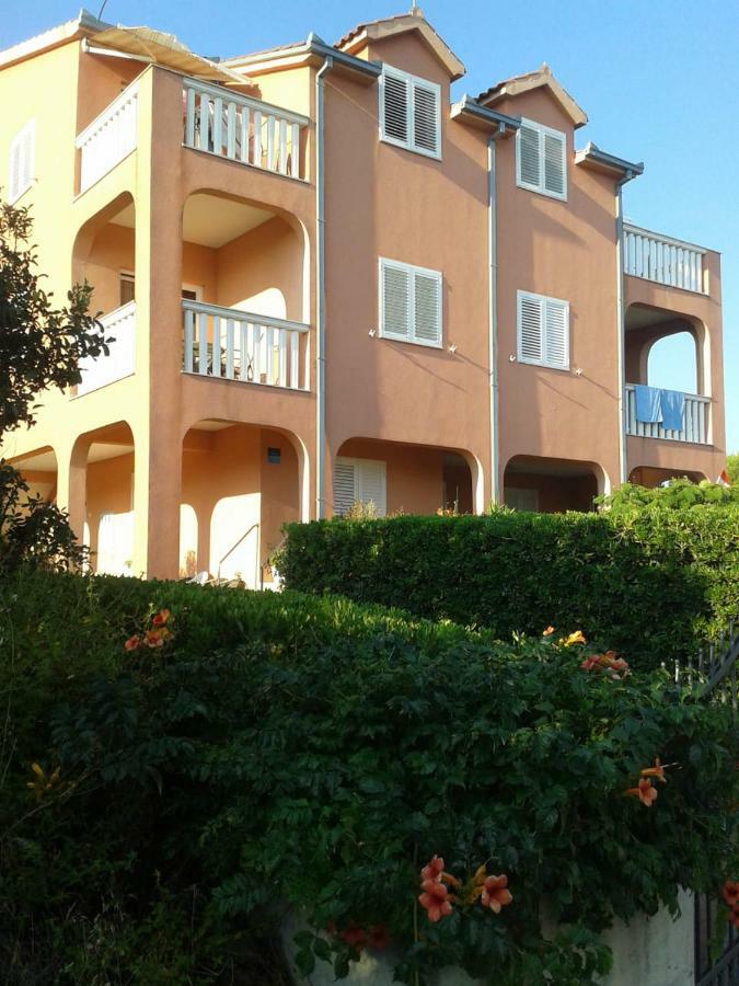 Apartmani Saric Rogoznica Zecevo Bagian luar foto
